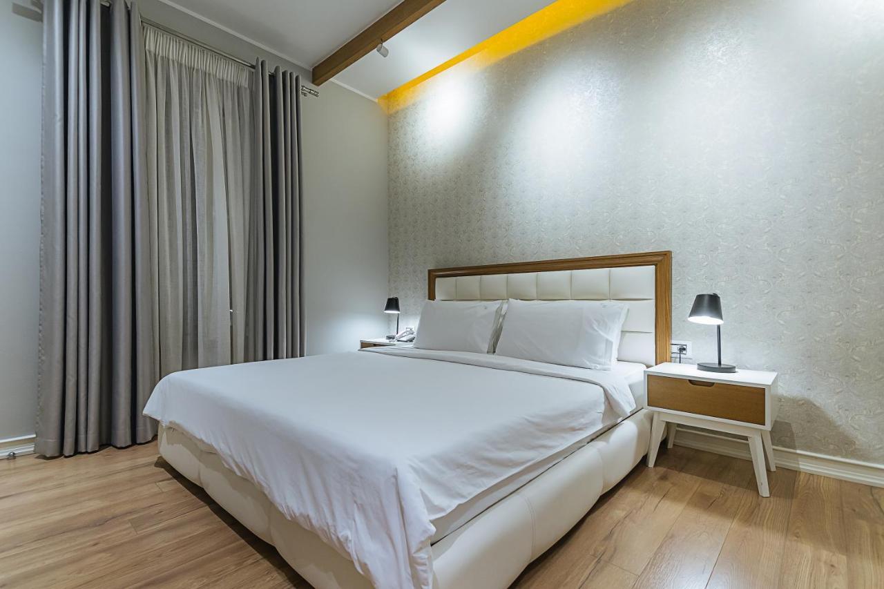 Ester Hotel